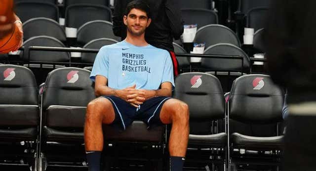 La NBA recupera el acento español 190 días después gracias a Santi Aldama
