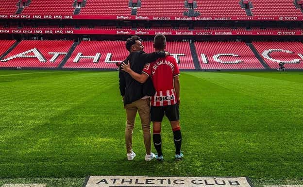 Álvaro Aicua e Iñigo Ruiz de Galarreta tras la presentación en San Mamés. Instagram