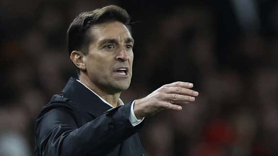 Diego Alonso, en el partido ante el Arsenal./Reuters