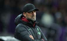 Una carpa improvisada en la Europa League enfurece a Klopp: «¿Quién tuvo la idea? Guau»