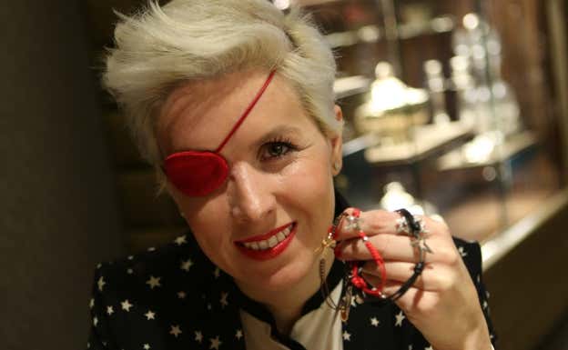 María de Villota, en la presentación de su pulsera solidaria en febrero de 2013.  Ernesto Agudo