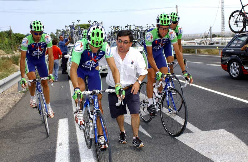 El caos colombiano de Vicente Belda, el mecenas de Nairo que ha terminado traicionado por su 'hijo' Supermán López