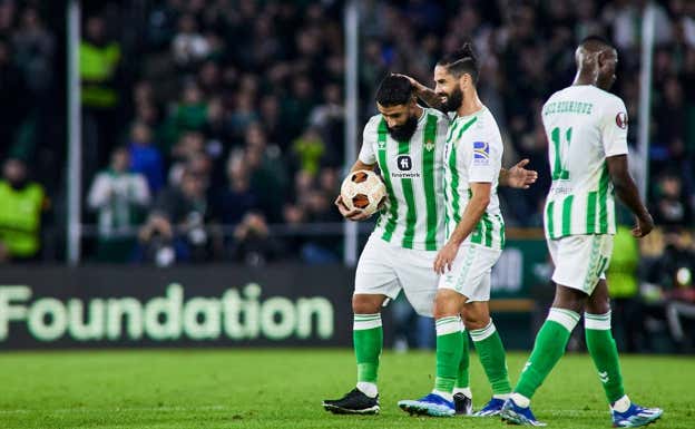 Isco junto a Fekir en el partido del pasado jueves de Europa League. EP