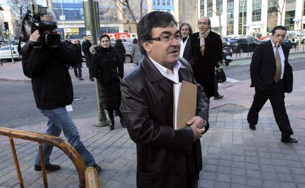 Vicente Belda en su llegada a los juzgados por la Operación Puerto. EFE