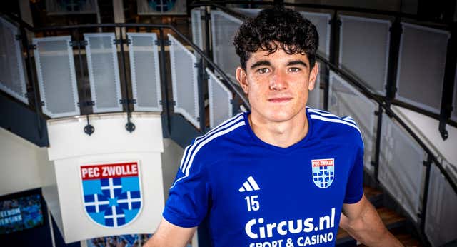 Anselmo Mac Nulty, el central mitad sevillano y mitad irlandés que gusta en el Brujas