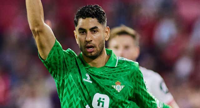 Ayoze carga de razones a Pellegrini con goles y rendimiento
