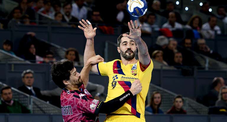 El Barcelona y el Ademar León disputan un encuentro este año.