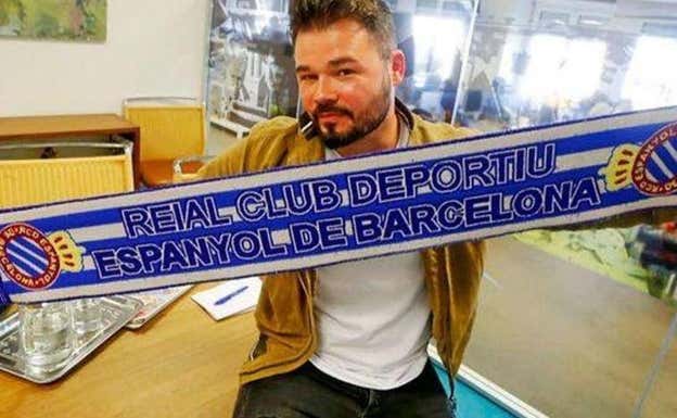 Rufián es aficionado del Espanyol.  ABC