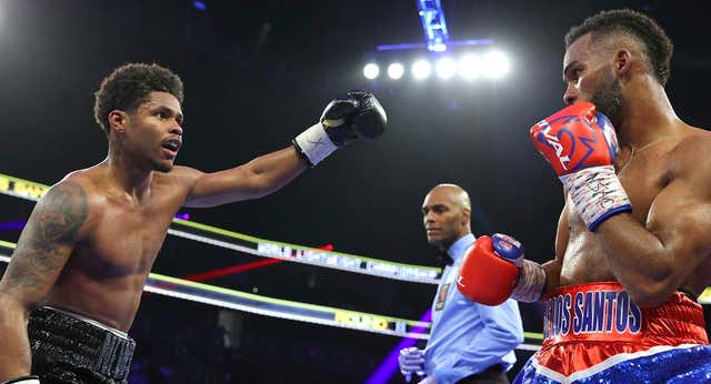 Shakur Stevenson queda a deber el día que se proclama campeón mundial en su tercera división