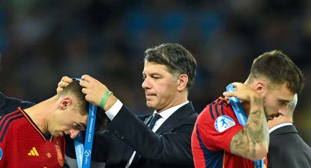 El presidente de Georgia, fan de los Biris, no irá al palco y hará de hincha en la grada