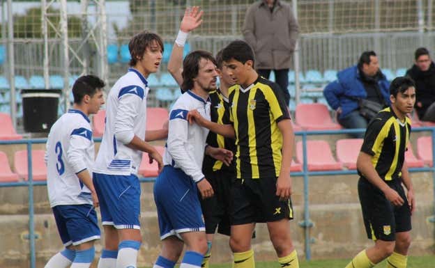Rodri Hernández, en un partido con el CD La Roda.