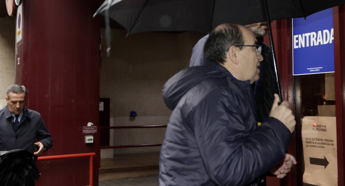 El presidente del Sevilla, José Castro, a su llegada al juzgado.