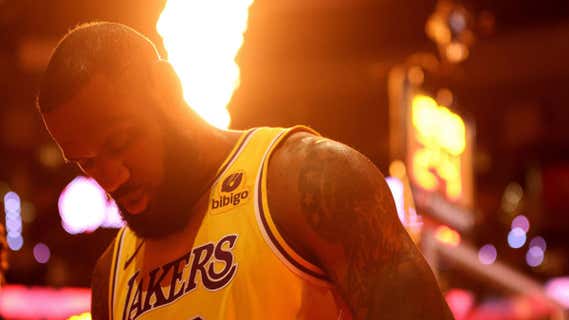 Imagen de LeBron James en un partido con los Lakers./Reuters