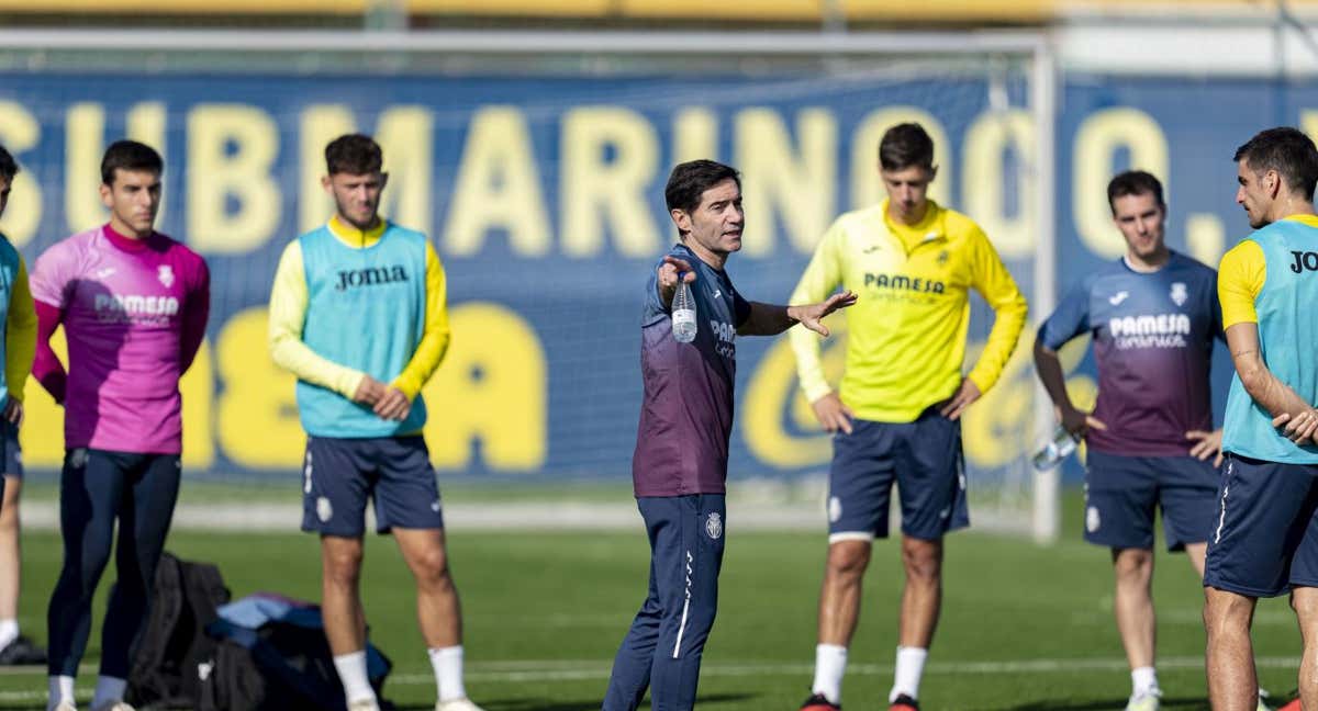 Marcelino dando indicaciones. /Villarreal C.F