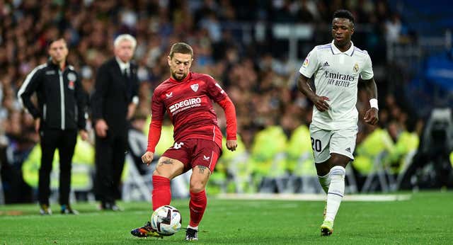 El positivo del Papu Gómez se recogió horas después de jugar contra el Real Madrid tras una «fatídica noche»
