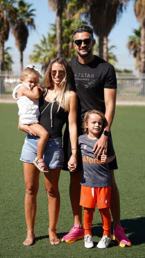 Hector Rodas con su familia.  Héctor Rodas.