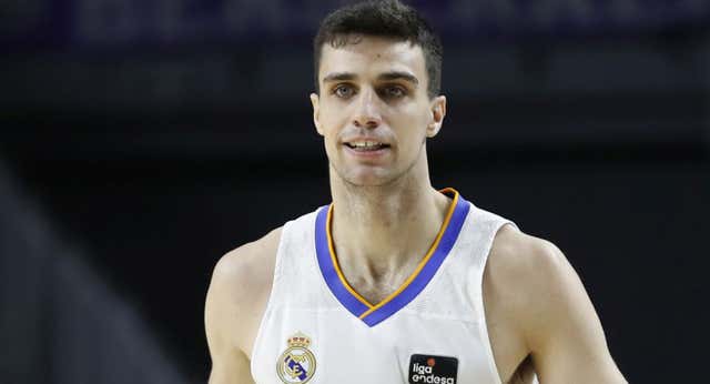 Carlos Alocen da un paso más hacia su vuelta y la ACB ya ha dado de alta su ficha