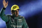 Fernando Alonso no ve el final tras su gran año: «Si soy lento, seré el primero que levante la mano, pero no creo que eso suceda»