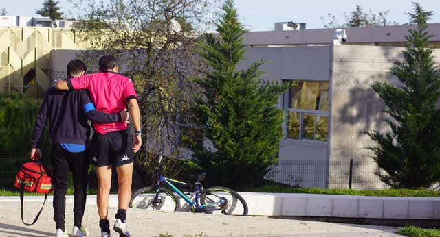 La reacción tras una lesión arbitral que «peta la cabeza a los que no han visto mucho rugby»