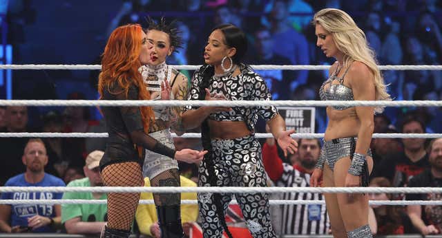 La tensión entre Becky Lynch y Charlotte Flair se dispara antes de Survivor Series