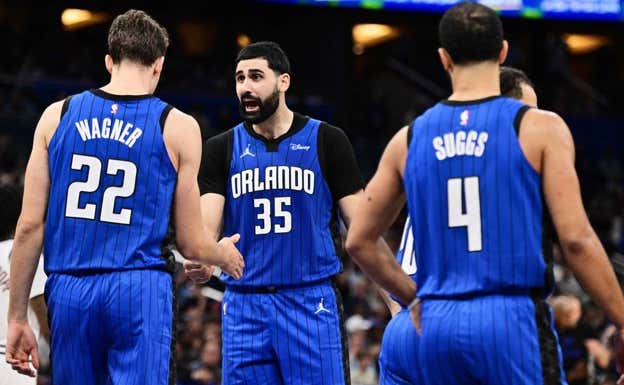 Goga Bitadze y Franz Wagner en un partido de Orlando Magic esta temporada. AFP