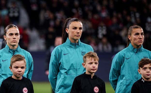 Engen antes del partido contra el Eintracht.  FC BARCELONA