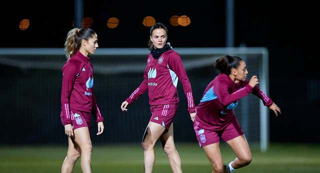 Irene Paredes vuelve a adentrarse en la dinámica de la Selección