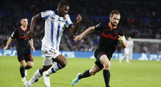 La Real suma un punto ante el Salzburgo y le bastará otro en Milán para ser primera de grupo