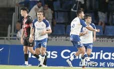 El Tenerife se sube a los vaivenes de la Segunda: del liderato a la mitad de la tabla en siete jornadas