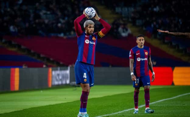 Araujo, de lateral y capitán contra el Oporto EP