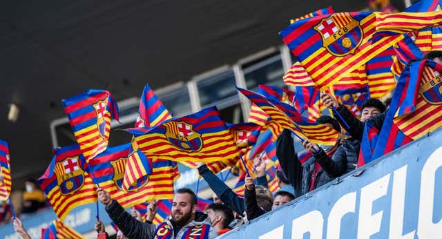 Nuevo ultimátum del Barça para no echar a 30.000 socios