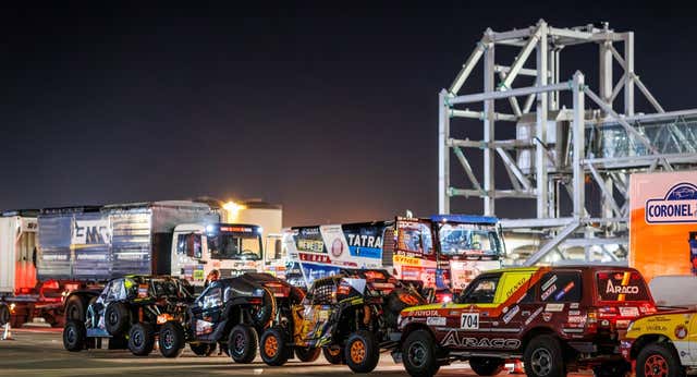 El Dakar pisa Barcelona por primera vez en 18 años: 800 vehículos y un carguero para llegar a Arabia