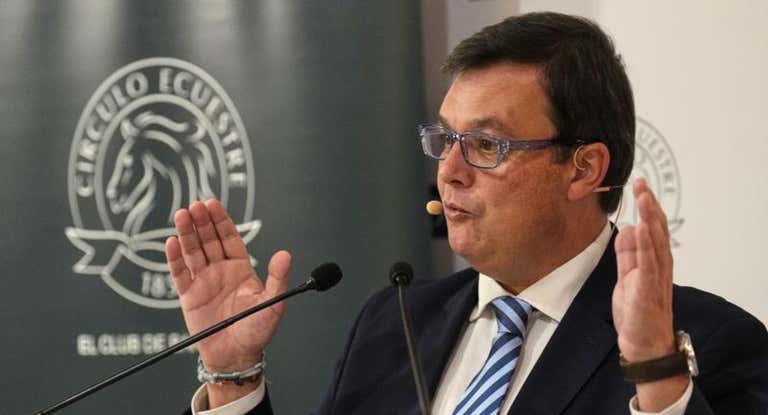 Víctor Francos, presidente del CSD durante su intervención en un coloquio organizado por el Círculo Ecuestre de Barcelona.
