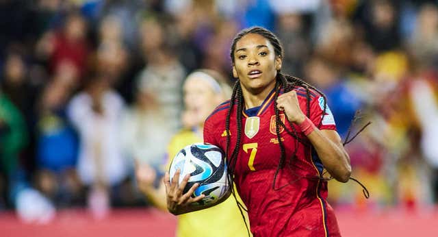 Al borde del desastre, España demostró por qué es la campeona del mundo