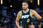 La estrella anónima de la NBA se luce por primera vez ante millones de personas y tumba a los Celtics en la Copa NBA