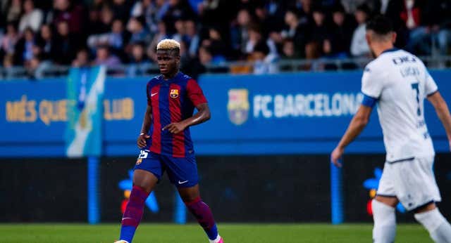 Mika Faye comienza el ascenso hacia el primer equipo: “Recuerda a Araujo cuando llegó”