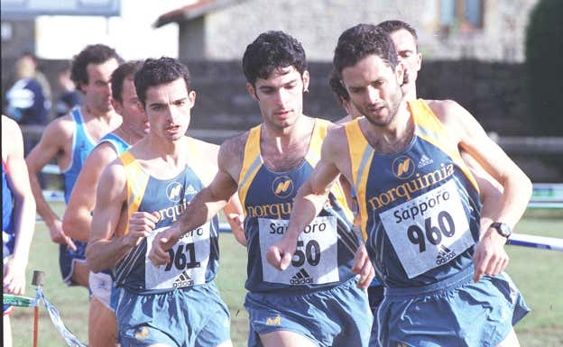 Antonio Serrano, en Cabezón de la Sal en 2001, con el dorsal 960.  ROBERTO RUIZ