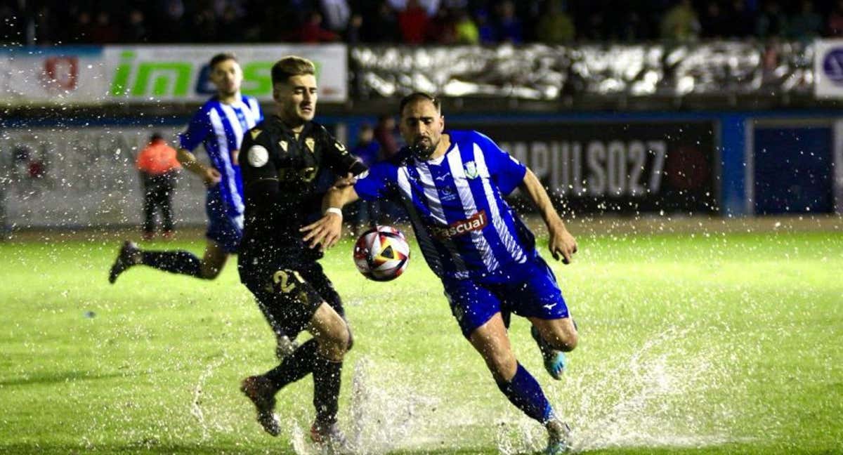 Jorge Pesca, en el partido ante el Cádiz./ARANDINA