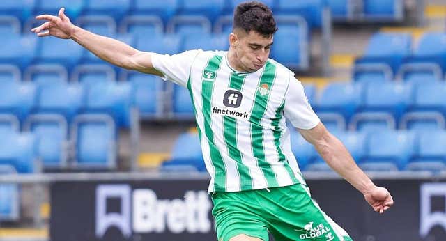 El ascenso del Leeds dificultaría la continuidad de Marc Roca en el Betis