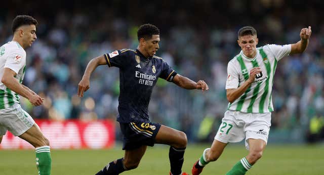 El Betis frena al Real Madrid de Bellingham en la fiesta del Villamarín
