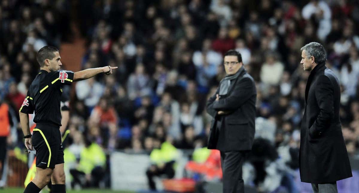 Paradas Romero expulsa a Mourinho por primera vez en España.
