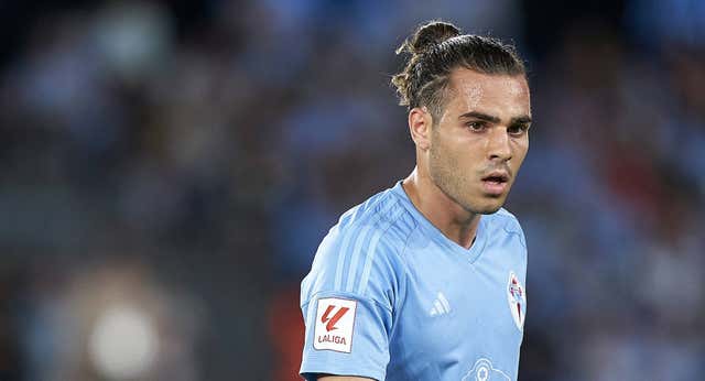 El Celta tiene dudas con el futuro de Miguel Rodríguez, que maneja una decena de ofertas