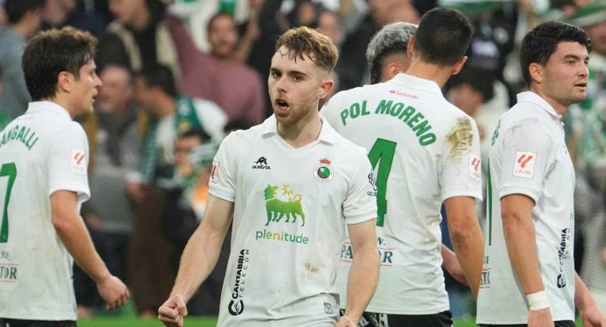 Peque celebra uno de los tantos ante el Oviedo