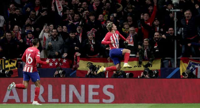 El Atlético muta de nuevo al son de Griezmann y Lino