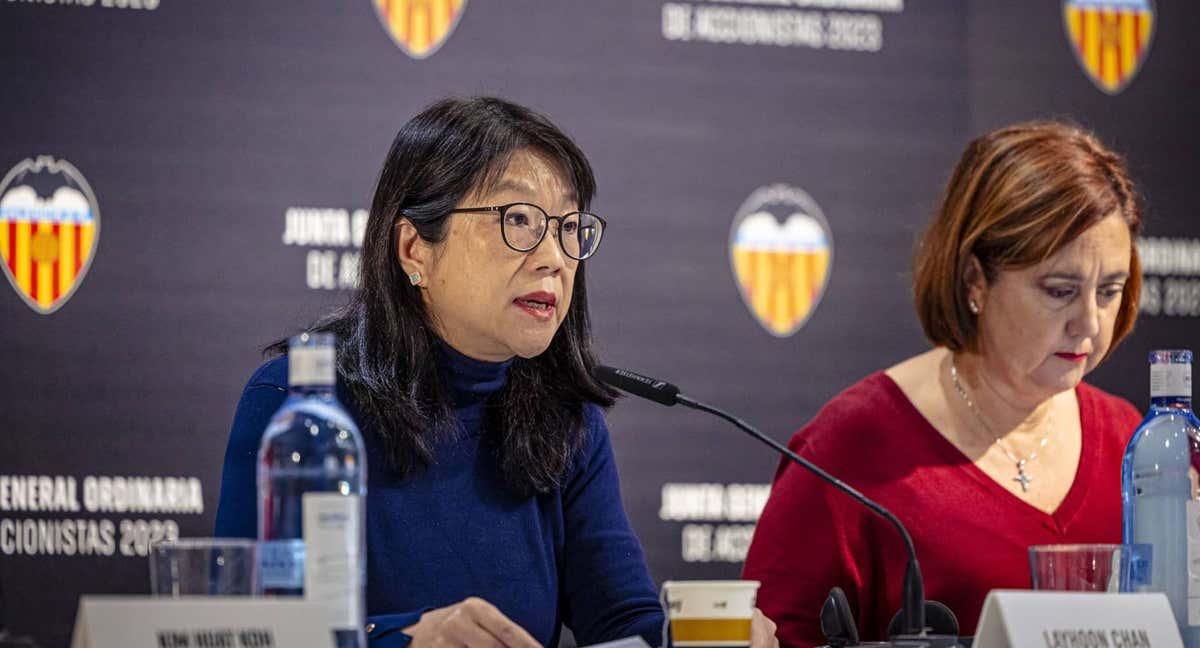 Lay Hoon , presidenta del Valencia, e Inma Ibáñez, directora financiera del club. /Valencia CF.