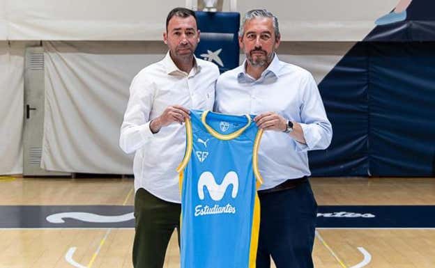 Pedro Rivero en su presentación junto al presidente de Estudiantes. Estudiantes