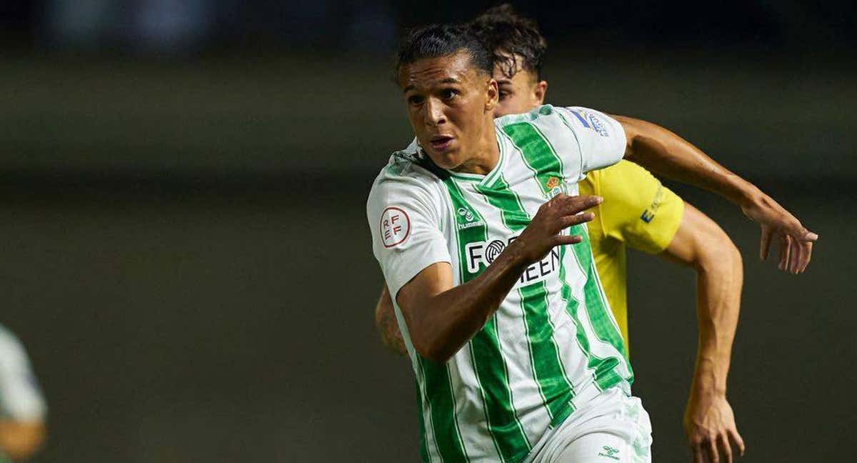 Yanis, con el Betis.