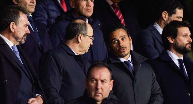 Ni el apoyo de Orta ni el de los capitanes… el errático Sevilla consume al enésimo entrenador