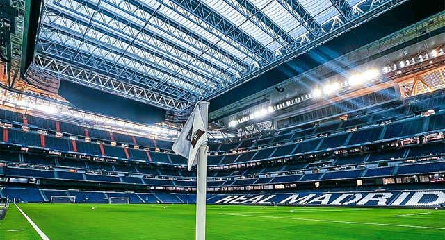 Cómo es un partido con el Bernabéu techado: ‘Se siente mucho más el ambiente y además hace menos frío’