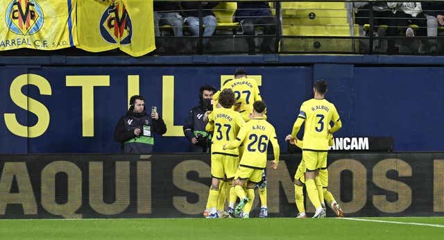 El Submarino de Marcelino llega a buen puerto con agonía y el Celta se marcha al parón en descenso